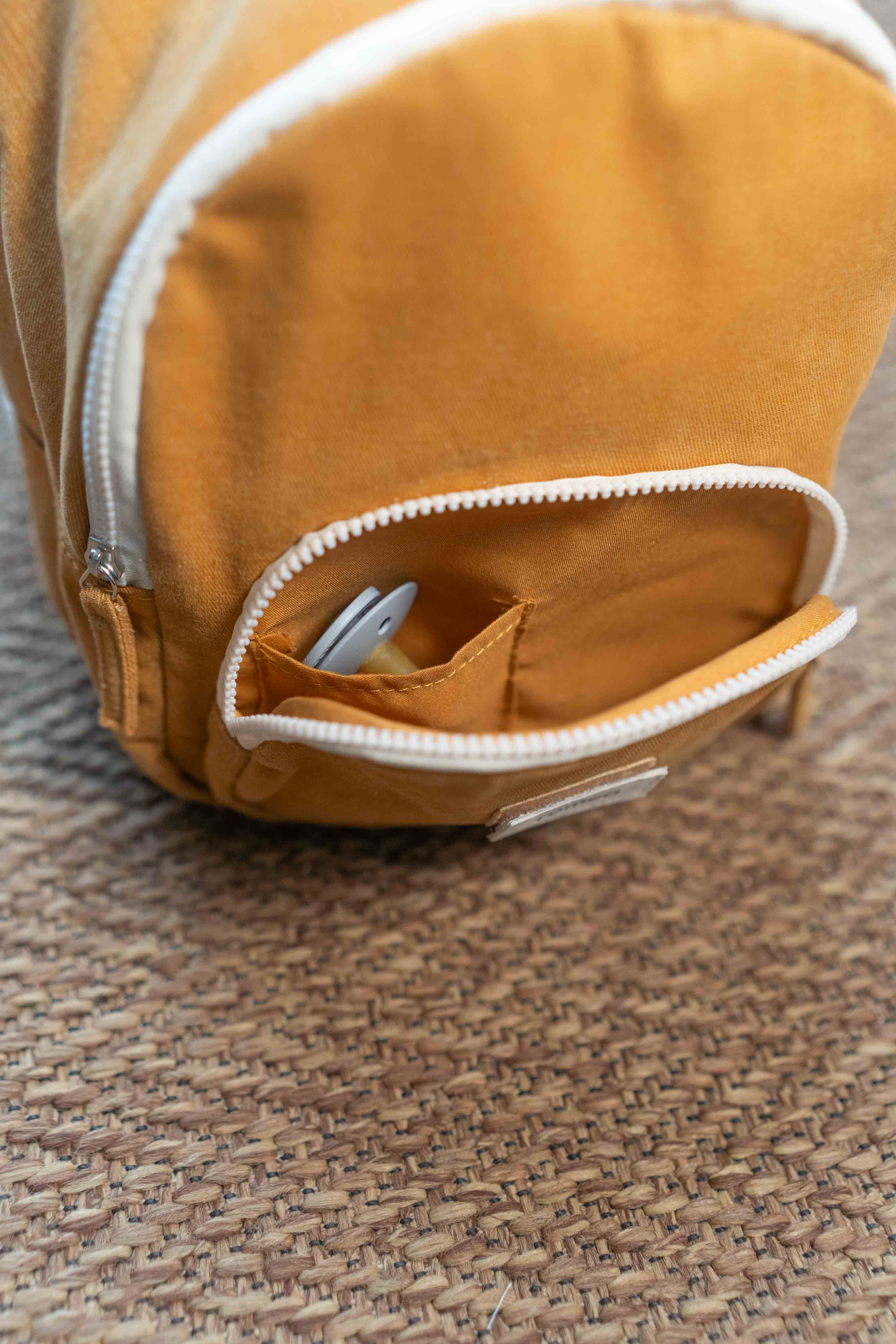 Range tétine pour le sac romea